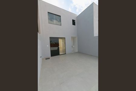 Casa à venda com 196m², 3 quartos e 4 vagasÁrea Externa