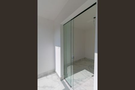 Casa à venda com 120m², 2 quartos e 2 vagas