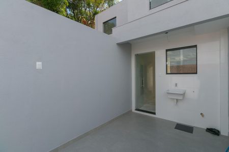 Casa à venda com 120m², 2 quartos e 2 vagas