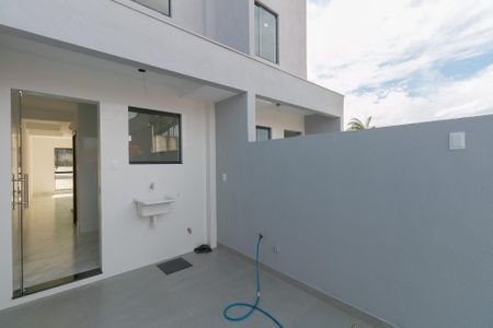 Casa à venda com 120m², 2 quartos e 2 vagas