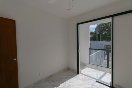 Casa à venda com 120m², 2 quartos e 2 vagas