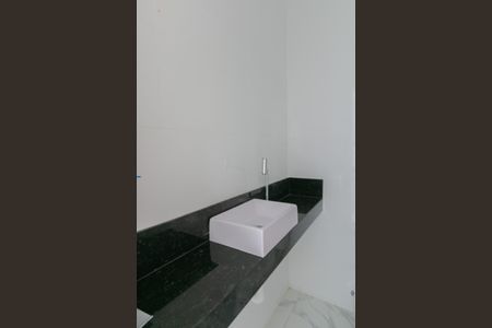 Casa à venda com 114m², 2 quartos e 2 vagasBanheiro Social