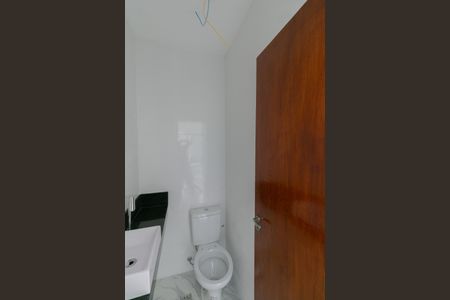 Casa à venda com 114m², 2 quartos e 2 vagasBanheiro Social