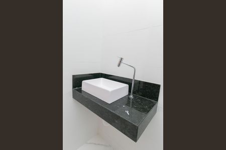 Casa à venda com 114m², 2 quartos e 2 vagasBanheiro Social