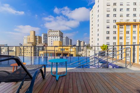 Studio à venda com 26m², 1 quarto e sem vaga Studio à venda com 26m², 1 quarto e sem vagaPiscina