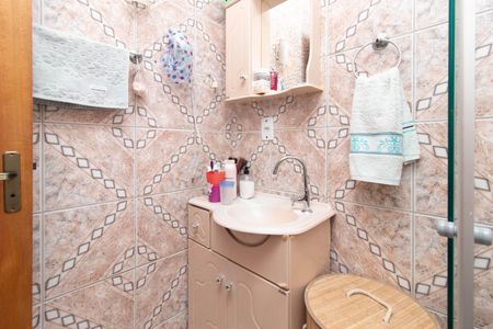 Casa à venda com 62m², 2 quartos e 2 vagasBanheiro