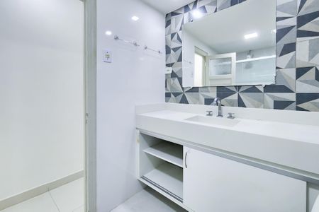Apartamento à venda com 69m², 3 quartos e sem vaga Apartamento à venda com 69m², 3 quartos e sem vagaBanheiro