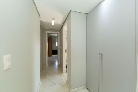 Corredor de apartamento para alugar com 4 quartos, 150m² em Buritis, Belo Horizonte