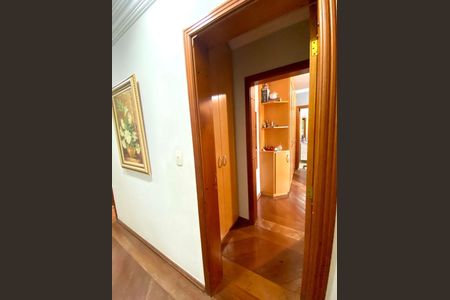 Casa à venda com 380m², 4 quartos e 6 vagas