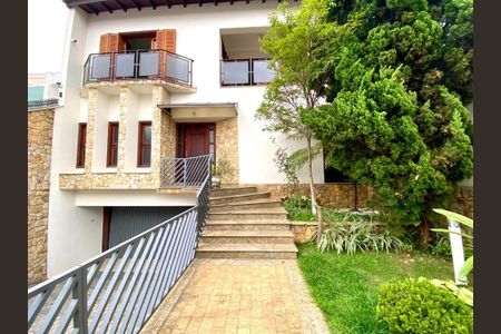 Casa à venda com 380m², 4 quartos e 6 vagas