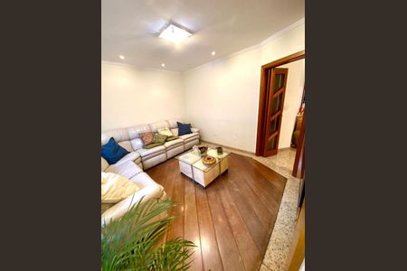 Casa à venda com 380m², 4 quartos e 6 vagas