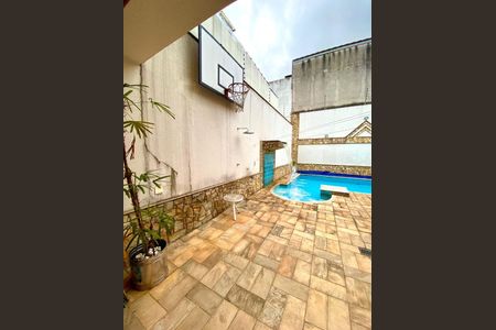 Casa à venda com 380m², 4 quartos e 6 vagas