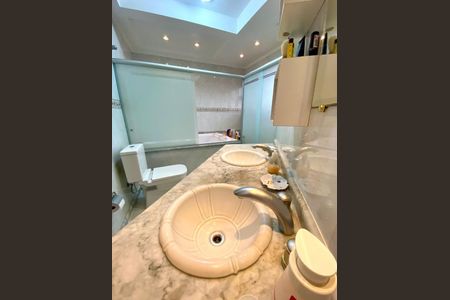 Casa à venda com 380m², 4 quartos e 6 vagas