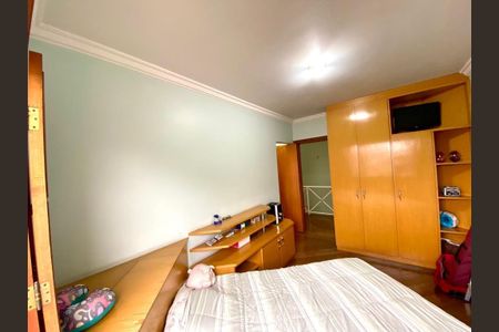 Casa à venda com 380m², 4 quartos e 6 vagas