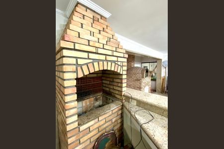 Casa à venda com 380m², 4 quartos e 6 vagas