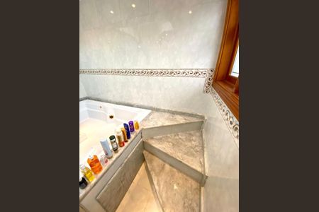 Casa à venda com 380m², 4 quartos e 6 vagas