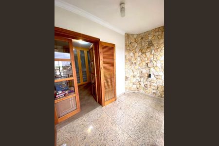 Casa à venda com 380m², 4 quartos e 6 vagas