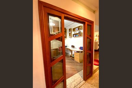 Casa à venda com 380m², 4 quartos e 6 vagas