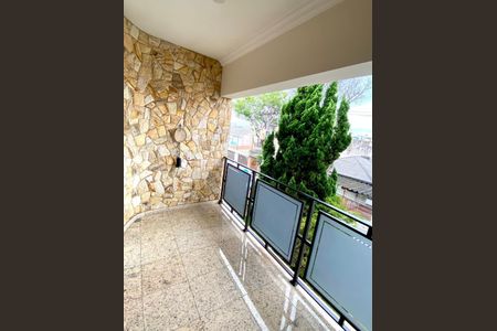 Casa à venda com 380m², 4 quartos e 6 vagas