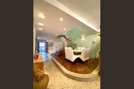 Casa à venda com 380m², 4 quartos e 6 vagas