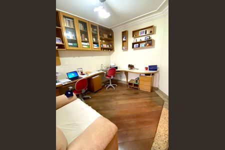 Casa à venda com 380m², 4 quartos e 6 vagas