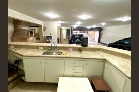 Casa à venda com 380m², 4 quartos e 6 vagas