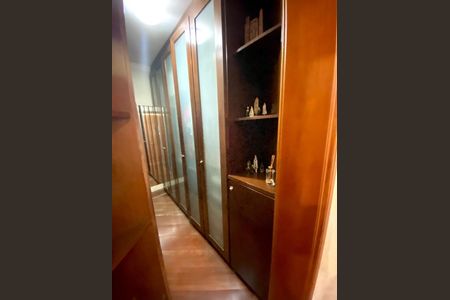 Casa à venda com 380m², 4 quartos e 6 vagas