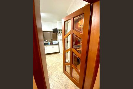 Casa à venda com 380m², 4 quartos e 6 vagas