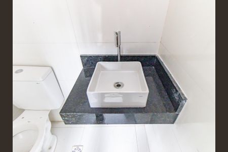 Apartamento à venda com 32m², 2 quartos e sem vaga Apartamento à venda com 32m², 2 quartos e sem vagaBanheiro