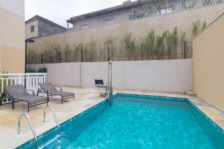 Apartamento para alugar com 36m², 2 quartos e sem vaga Apartamento para alugar com 36m², 2 quartos e sem vagaÁrea comum - Piscina