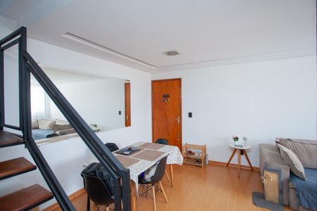Sala de apartamento à venda com 3 quartos, 112m² em Cabral, Contagem