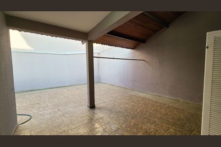 Casa para alugar com 270m², 4 quartos e 3 vagas Casa para alugar com 270m², 4 quartos e 3 vagasVaranda Suíte