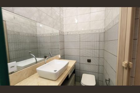 Casa para alugar com 270m², 4 quartos e 3 vagas Casa para alugar com 270m², 4 quartos e 3 vagasBanheiro da Suíte