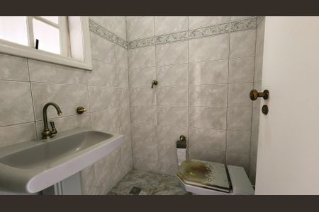 Casa para alugar com 270m², 4 quartos e 3 vagas Casa para alugar com 270m², 4 quartos e 3 vagasBanheiro