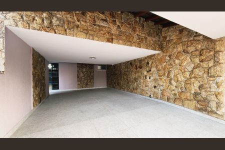 Casa para alugar com 270m², 4 quartos e 3 vagas Casa para alugar com 270m², 4 quartos e 3 vagasÁrea comum