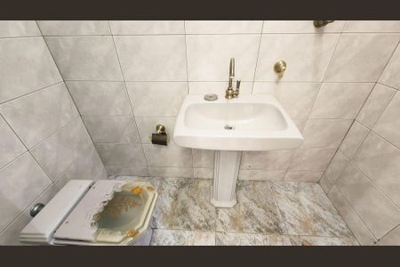 Casa para alugar com 270m², 4 quartos e 3 vagas Casa para alugar com 270m², 4 quartos e 3 vagasLavabo