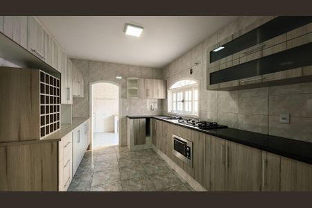 Casa para alugar com 270m², 4 quartos e 3 vagas Casa para alugar com 270m², 4 quartos e 3 vagasCozinha