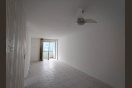 Sala de apartamento à venda com 2 quartos, 77m² em Barra da Tijuca, Rio de Janeiro