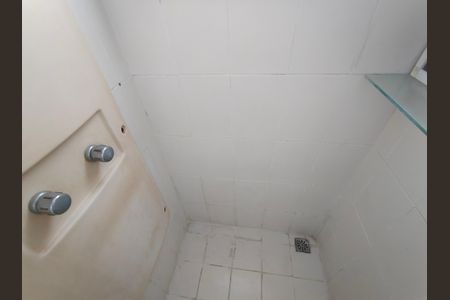 Apartamento à venda com 77m², 2 quartos e 1 vaga Apartamento à venda com 77m², 2 quartos e 1 vagaBanheiro