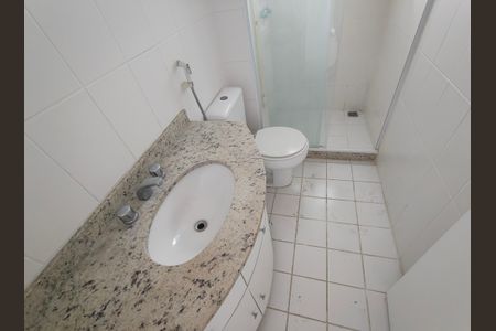Apartamento à venda com 77m², 2 quartos e 1 vaga Apartamento à venda com 77m², 2 quartos e 1 vagaBanheiro