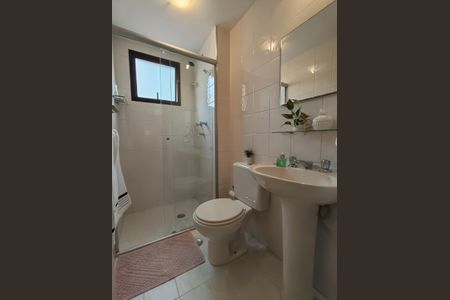 Apartamento à venda com 64m², 2 quartos e 1 vaga Apartamento à venda com 64m², 2 quartos e 1 vagaBanheiro Social