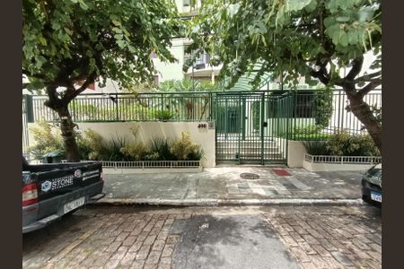 Apartamento à venda com 64m², 2 quartos e 1 vaga Apartamento à venda com 64m², 2 quartos e 1 vagaFachada