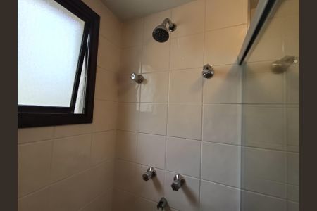 Apartamento à venda com 64m², 2 quartos e 1 vaga Apartamento à venda com 64m², 2 quartos e 1 vagaBanheiro Social