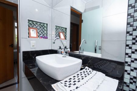 Apartamento à venda com 168m², 5 quartos e 2 vagas Apartamento à venda com 168m², 5 quartos e 2 vagasBanheiro Social