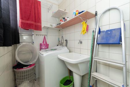 Apartamento à venda com 168m², 5 quartos e 2 vagas Apartamento à venda com 168m², 5 quartos e 2 vagasÁrea de Serviço