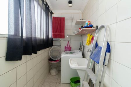Apartamento à venda com 168m², 5 quartos e 2 vagas Apartamento à venda com 168m², 5 quartos e 2 vagasÁrea de Serviço