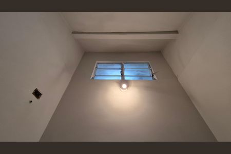 Casa à venda com 131m², 2 quartos e 2 vagasBanheiro da suíte