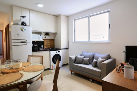 Sala/Cozinha de apartamento à venda com 2 quartos, 38m² em Sagrada Família, Belo Horizonte