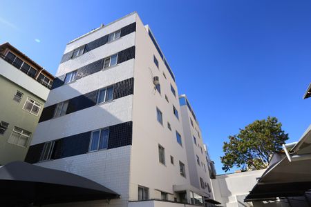 Apartamento à venda com 38m², 2 quartos e 1 vaga Apartamento à venda com 38m², 2 quartos e 1 vagaFachada