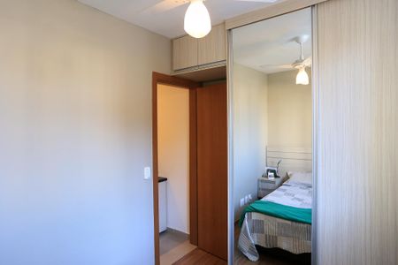 Quarto de apartamento à venda com 2 quartos, 38m² em Sagrada Família, Belo Horizonte